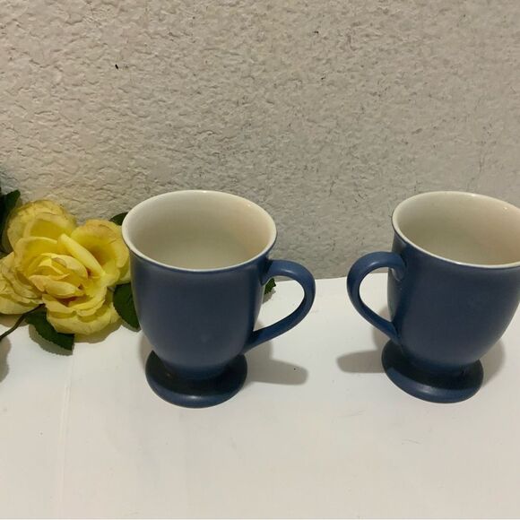 2 Churchill Made in England Blue  Pedestal Glasses /Mugs with Gold Rim 4… - Picture 1 of 6